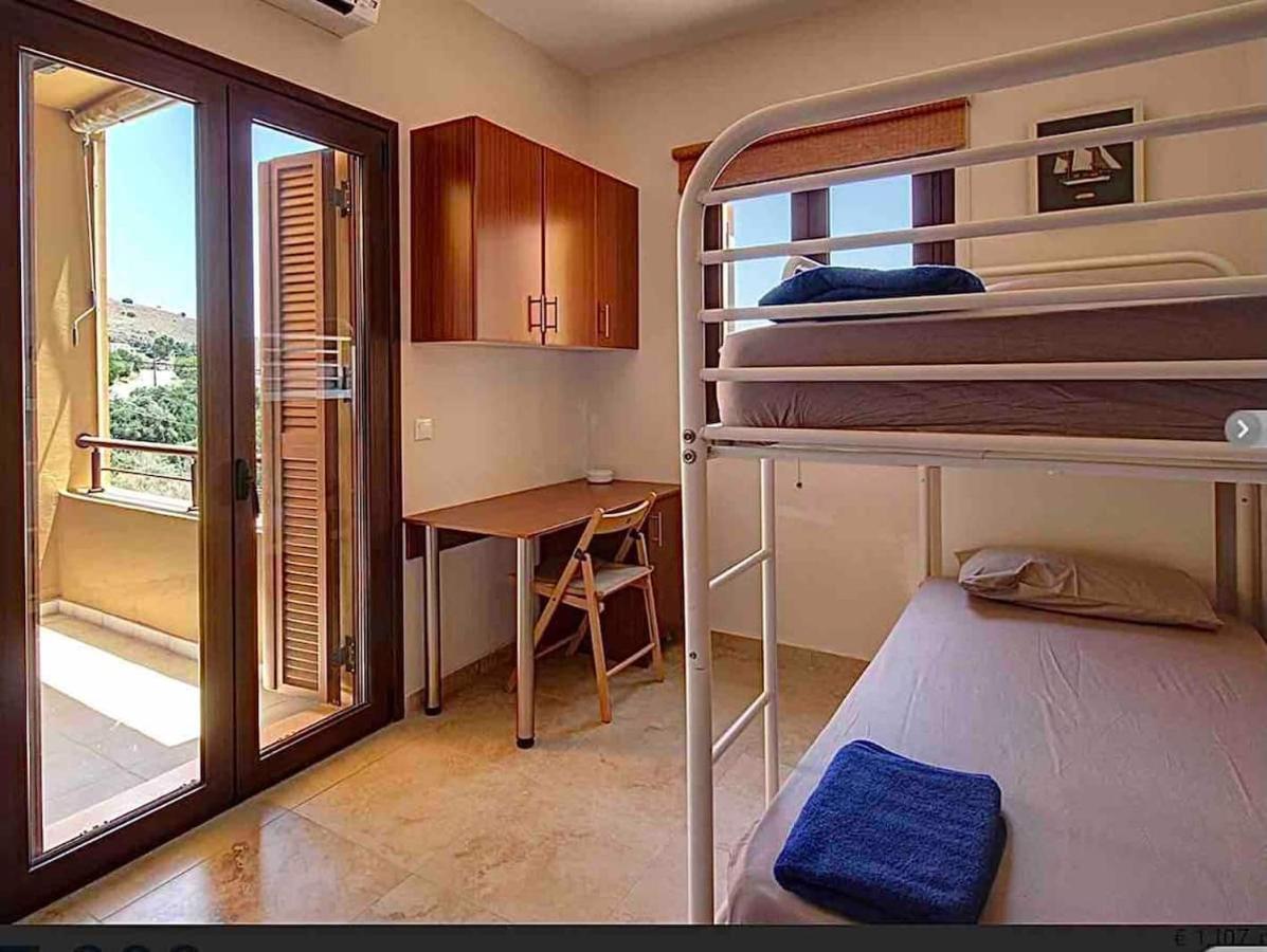 Grosses Haus Mit Traumhaftem Ausblick Apartment เยโอริยิอูโปลิส ภายนอก รูปภาพ