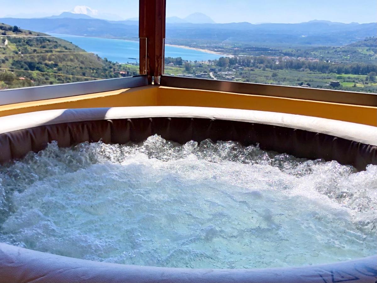 Grosses Haus Mit Traumhaftem Ausblick Apartment เยโอริยิอูโปลิส ภายนอก รูปภาพ